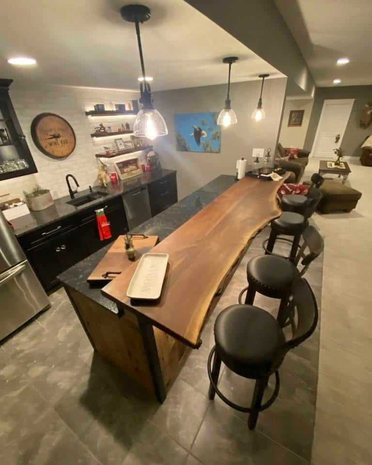 Custom Countertops & Tables